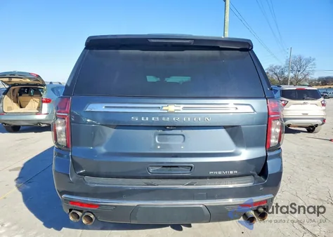 2021 Chevrolet Suburban C1500 Premier z USA, uszkodzony, nr VIN 1GNSCFKD0MR339420